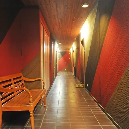 Trendy Studio